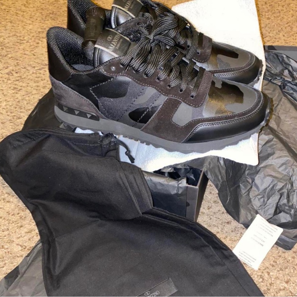 VALENTINO CAMOUFLAGE NOIR ROCKRUNNER SNEAKER